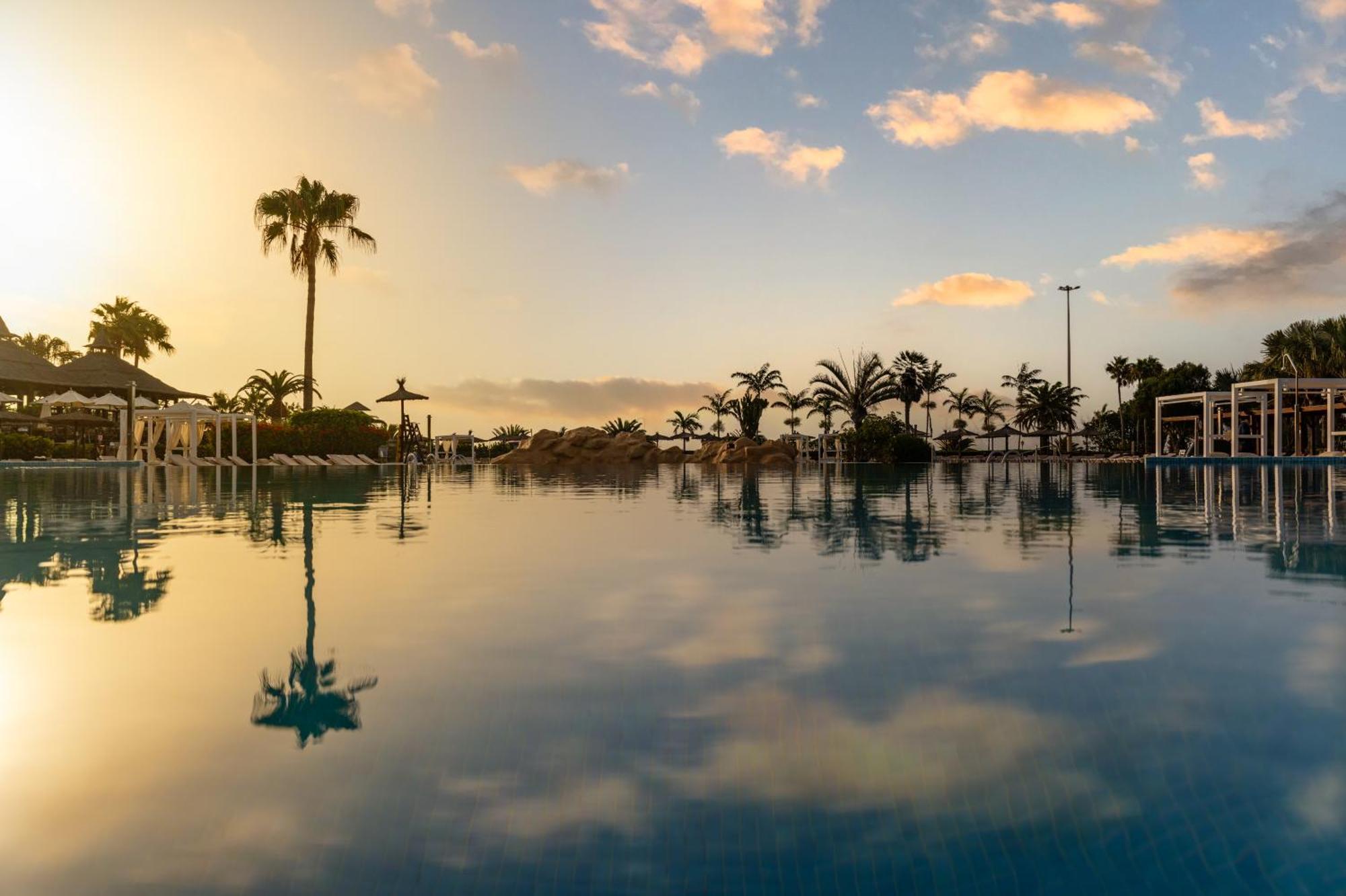 Sheraton Fuerteventura Golf & Spa Resort Калета-де-Фусте Экстерьер фото